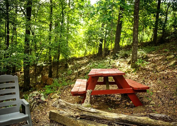 The Americana - Parker Creek Bend Cabins