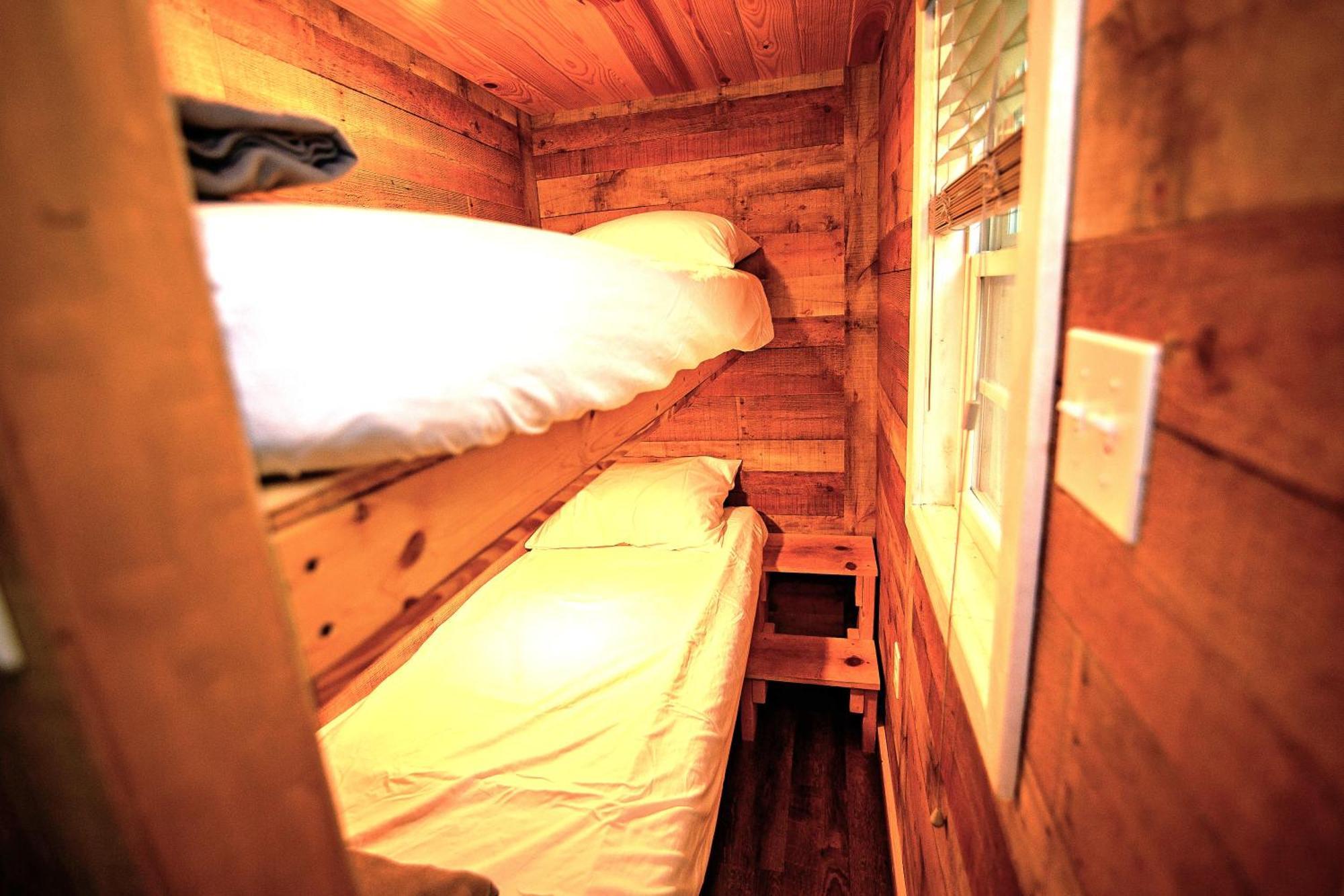 The Americana - Parker Creek Bend Lodge *