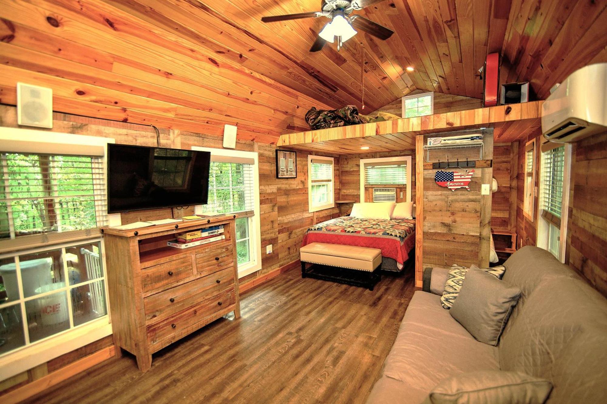 The Americana - Parker Creek Bend Lodge Murfreesboro