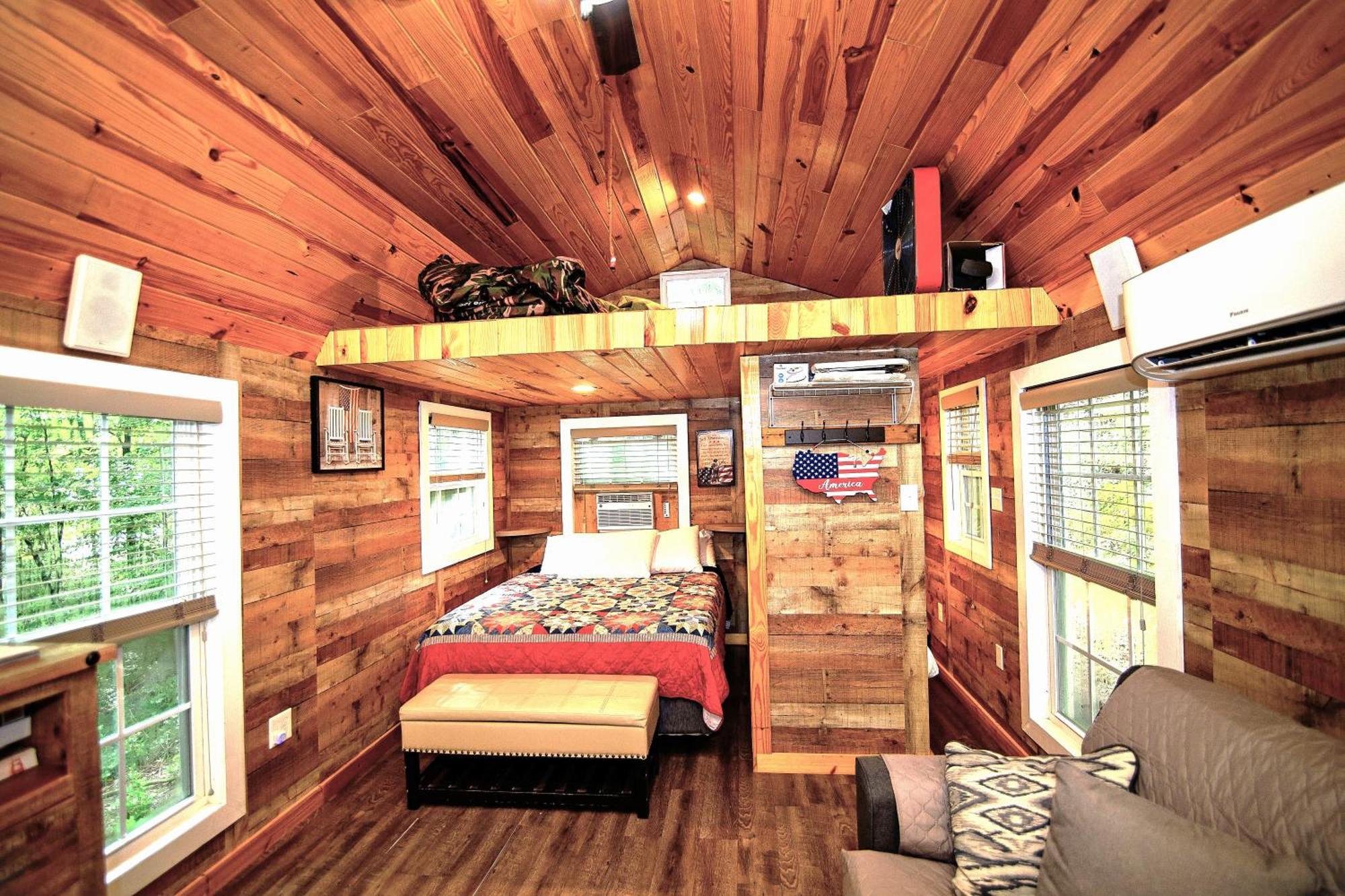 The Americana - Parker Creek Bend Lodge *